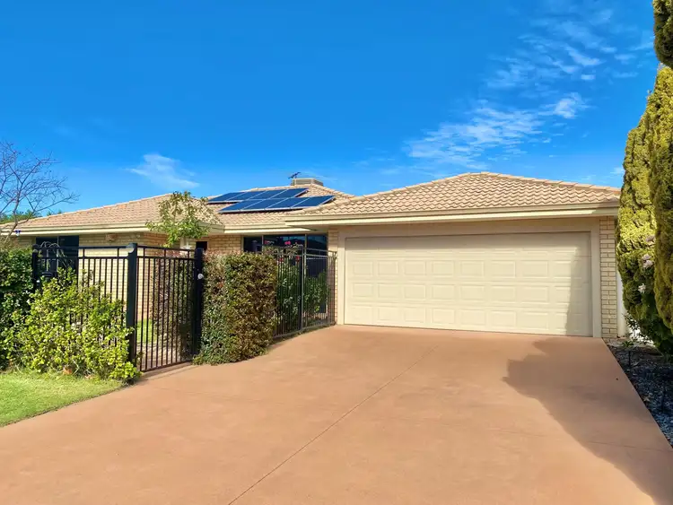 7 Elettra Close, Morley WA 6062