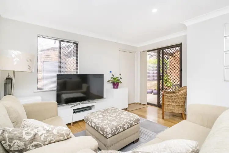 4/17 Axford Street