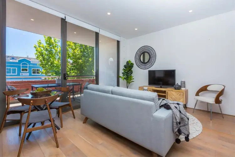 2/50 Pakenham Street, Fremantle WA 6160