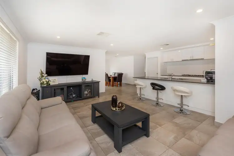 62 Windermere Boulevard, Aveley WA 6069