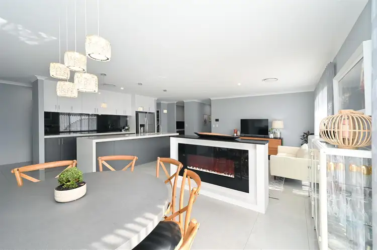 122 Moort Rise, Carramar WA 6031