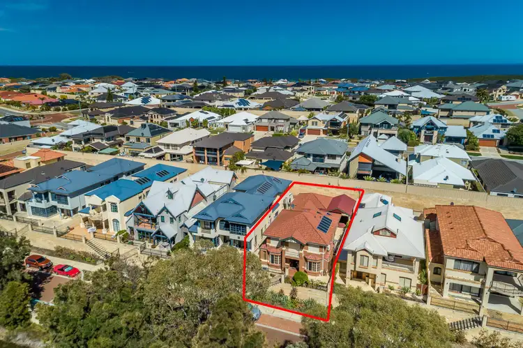 22 Moonflight Crescent, Iluka WA 6028