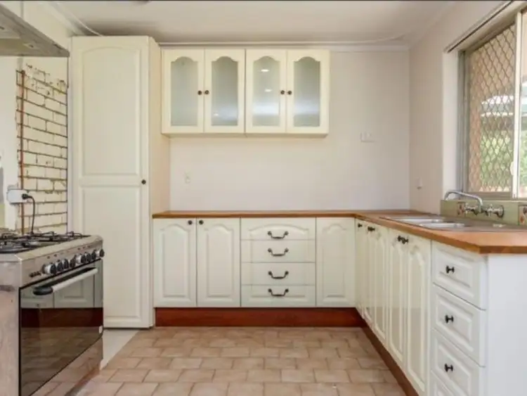 29 Slee Ave., Kelmscott WA 6111