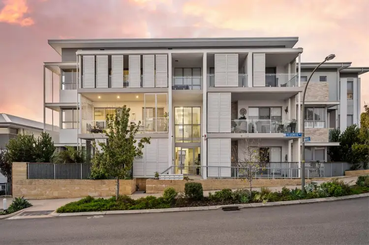 4/2 Fluorite Way, Carine WA 6020