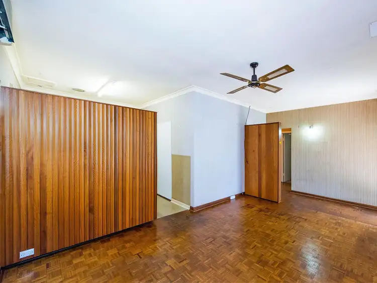 Fifth view of Homely house listing, 302 Keymer Street, Cloverdale WA 6105