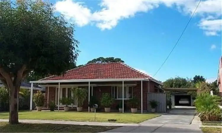 10 Selby Street, Thornlie WA 6108