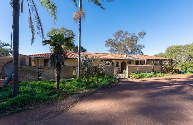 300 Lakes Road