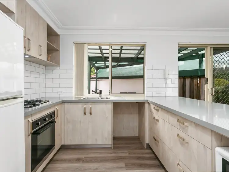 Fourth view of Homely house listing, 5/16 Ritz Court, Bibra Lake WA 6163