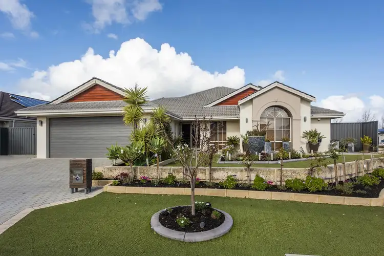 33 Pirianda Way, Aveley WA 6069