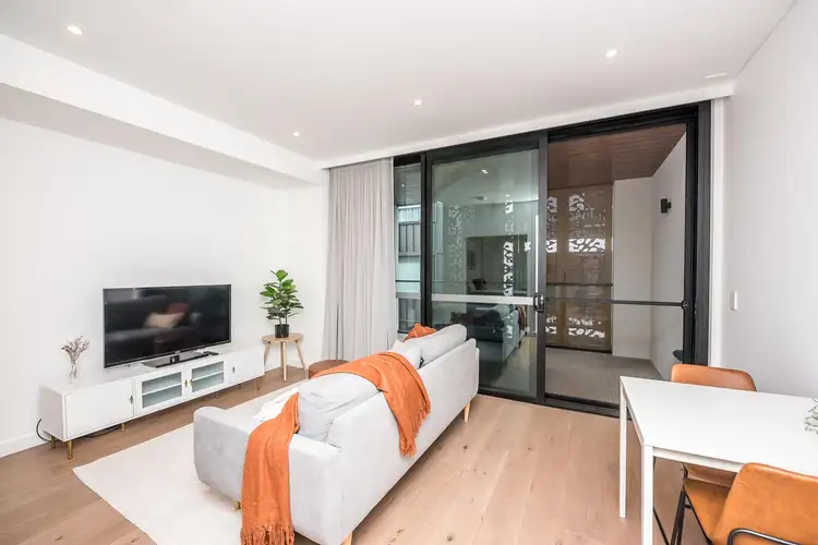 402/10 Rokeby Road
