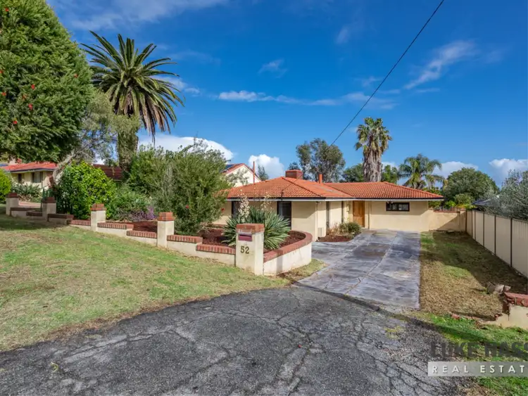 52 Derry Avenue, Mount Nasura WA 6112