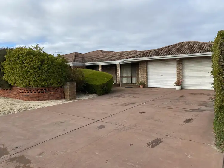 22 Carinya Gardens, Katanning WA 6317