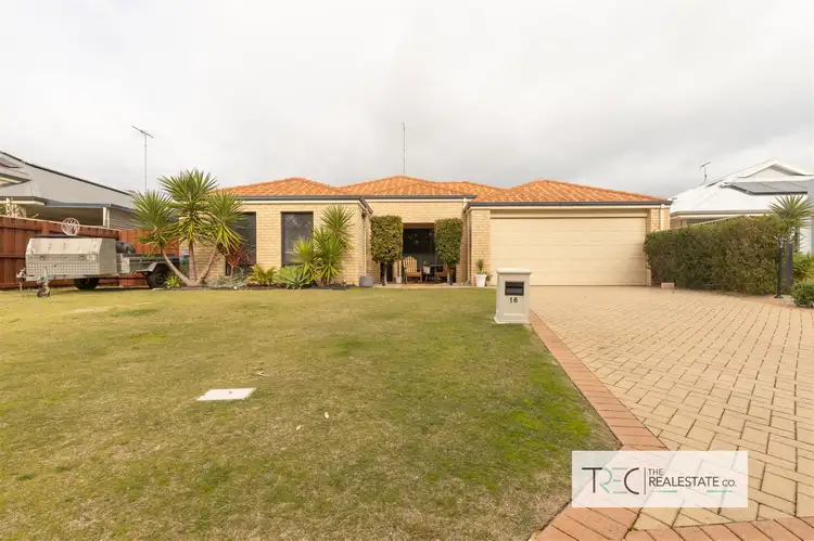18 Poinsettia Green, Halls Head WA 6210