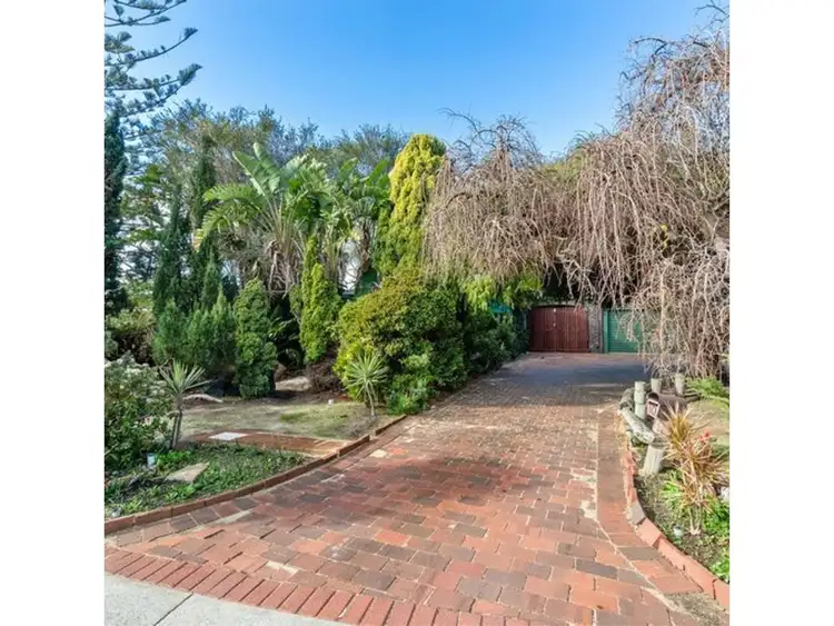 10 Breen Place, Padbury WA 6025
