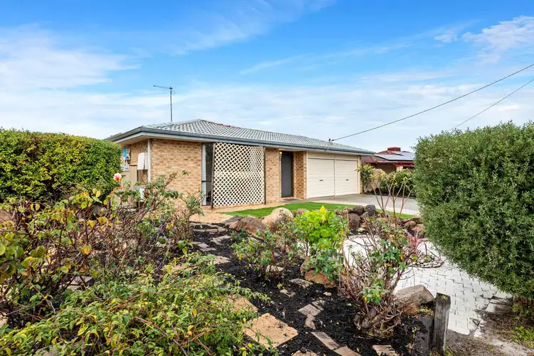 6 Gascoyne drive, Gosnells WA 6110