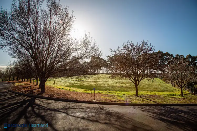 34 Robinia Way, Kangaroo Gully WA 6255