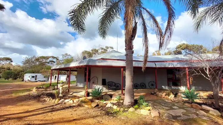 2 Cuballing Street, Cuballing WA 6311