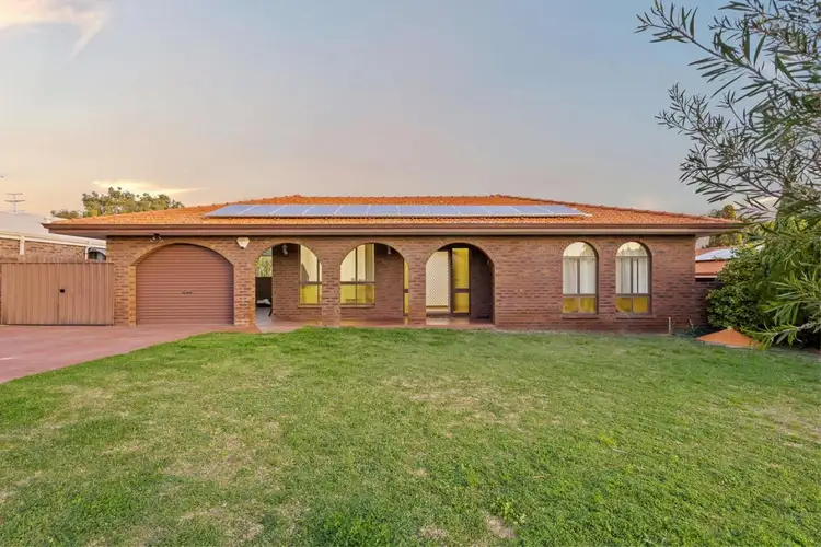 10 Farrell Place, Noranda WA 6062