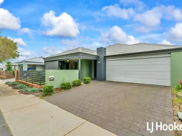 Second view of Homely house listing, 33 Strathclyde Circuit, Champion Lakes WA 6111