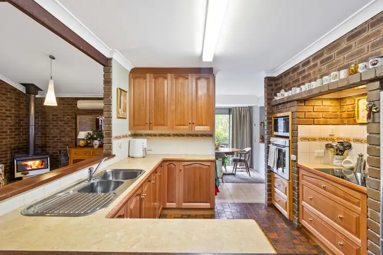 Fourth view of Homely house listing, 2 Cameron Close, Lesmurdie WA 6076