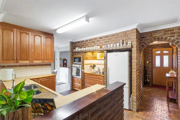 Sixth view of Homely house listing, 2 Cameron Close, Lesmurdie WA 6076