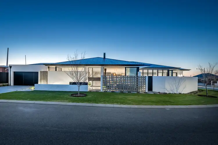 37 Achilles Loop, Iluka WA 6028