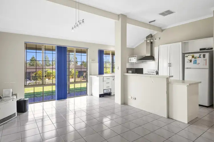 Seventh view of Homely house listing, 2 Traine Court, Heathridge WA 6027