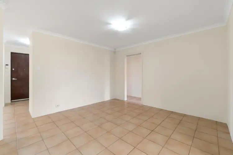 Seventh view of Homely house listing, 5 Lundy Cove, Kiara WA 6054