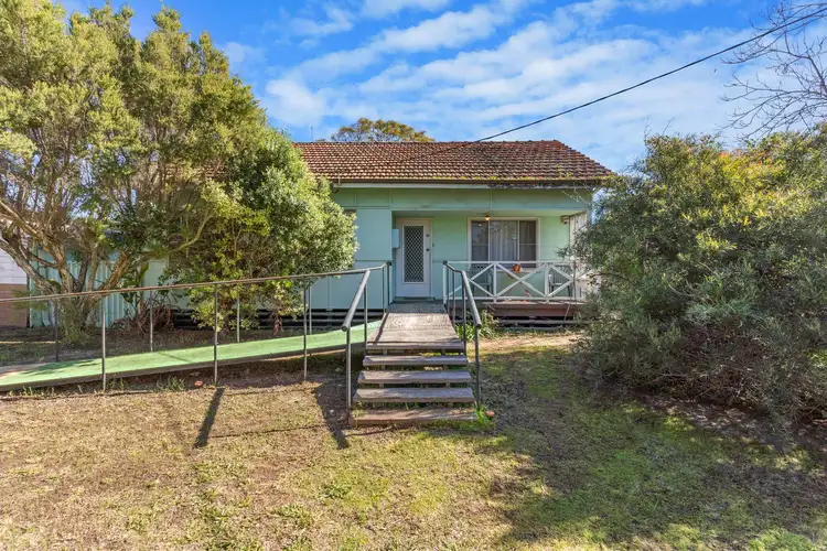 336 Wharf Street, Queens Park WA 6107