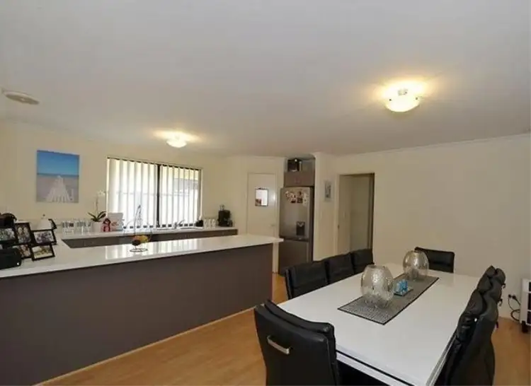 25 Nankeen, Dudley Park WA 6210