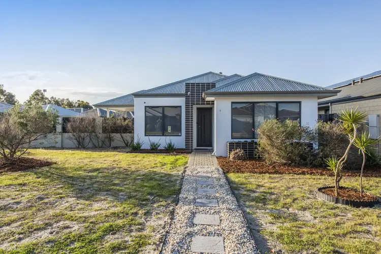 7 Midgegooroo Street, Ellenbrook WA 6069