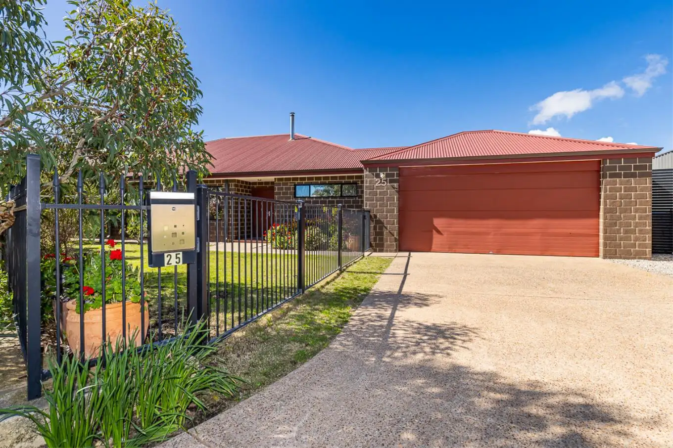 Main view of Homely house listing, 25 Henslagh Turn, Australind WA 6233