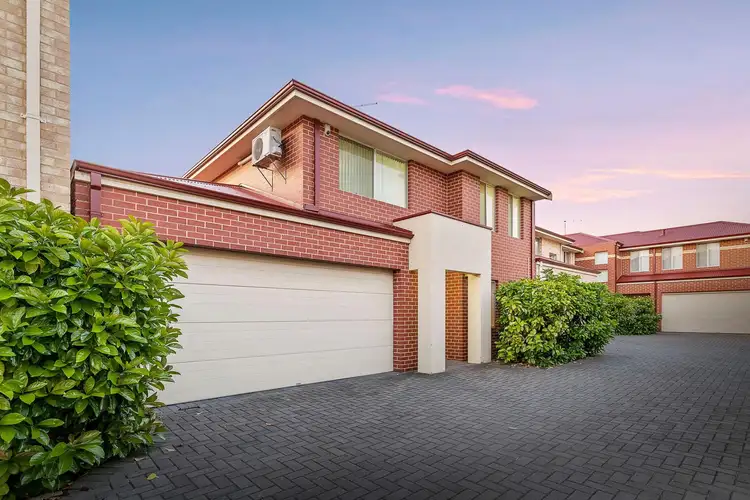 2/135 Fitzroy Road, Rivervale WA 6103