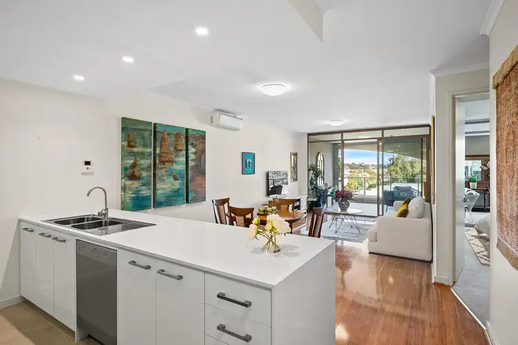 13/3 Silas Street
