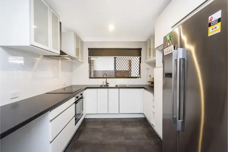 31 Dealy Close, Cannington WA 6107