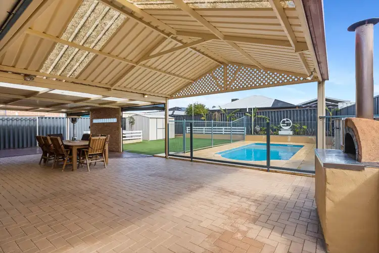 8 Meribel Parkway, Port Kennedy WA 6172