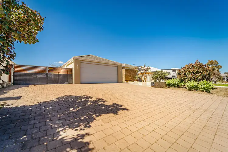 19 Royston Way, Lakelands WA 6180