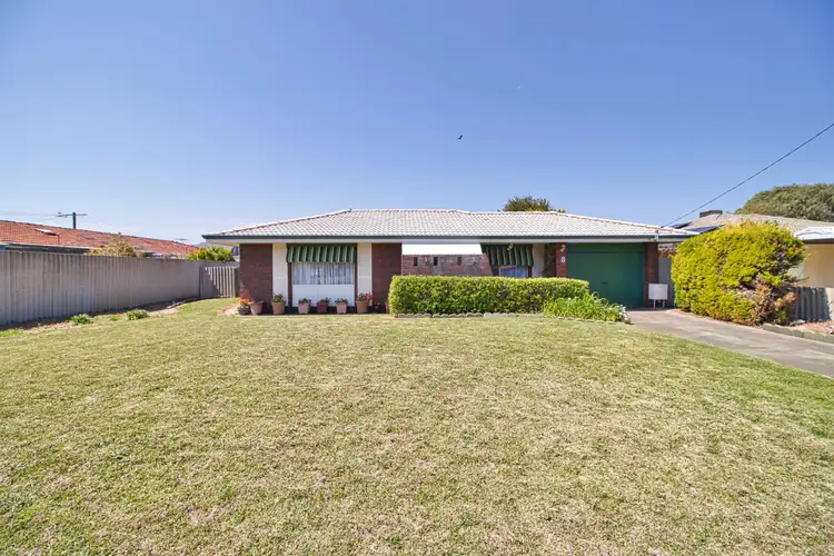 8 Leeder Street, Safety Bay WA 6169