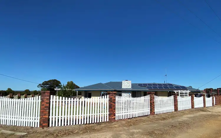 37 Braeside  Road, Katanning WA 6317