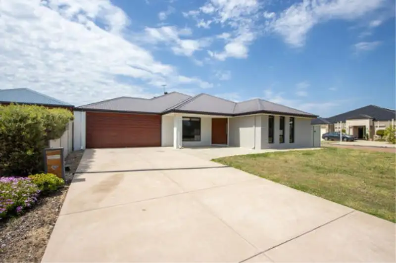 Main view of Homely house listing, 54 Riverina Parade, Lake Coogee WA 6166