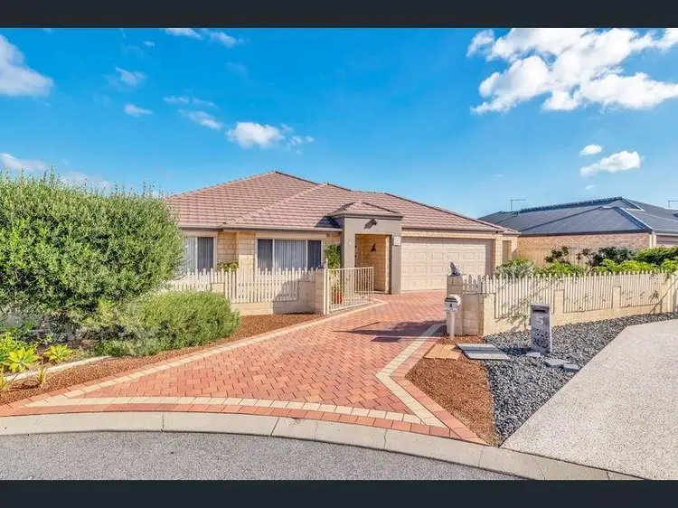 4 Skerne Court, Madora Bay WA 6210