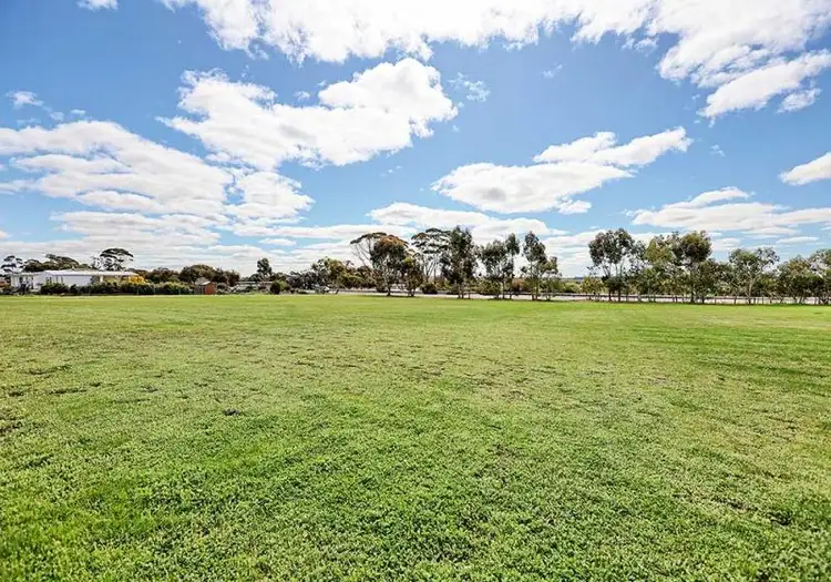 5 Curlew Way, Wickepin WA 6370