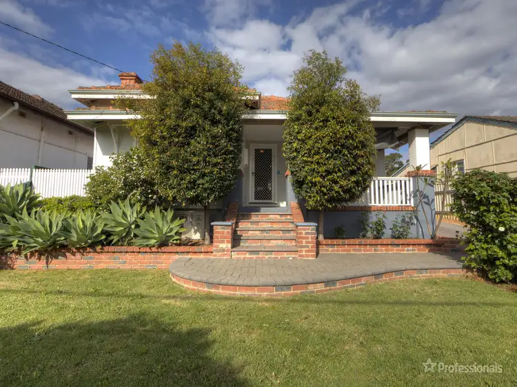 17 Stuart Street, Greenmount WA 6056