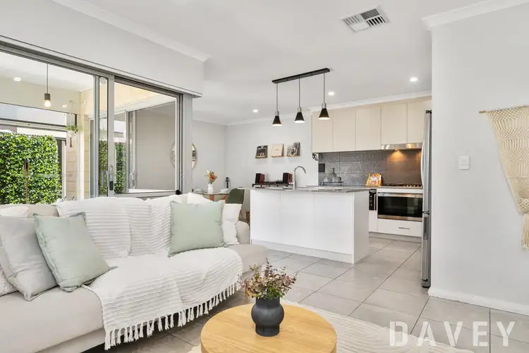 Sixth view of Homely house listing, 5 Emily Loop, Madeley WA 6065