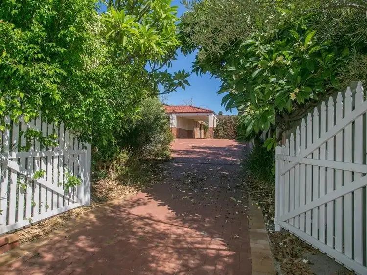 11A Grand Promenade, Bayswater WA 6053