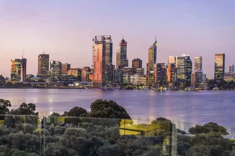 4/170 Mill Point Road, South Perth WA 6151