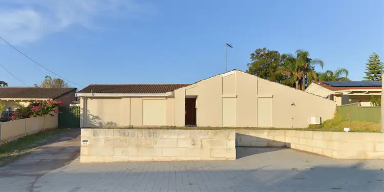 63 Kanangra Crescent