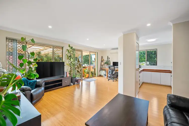 2/84 Corbett Street, Scarborough WA 6019