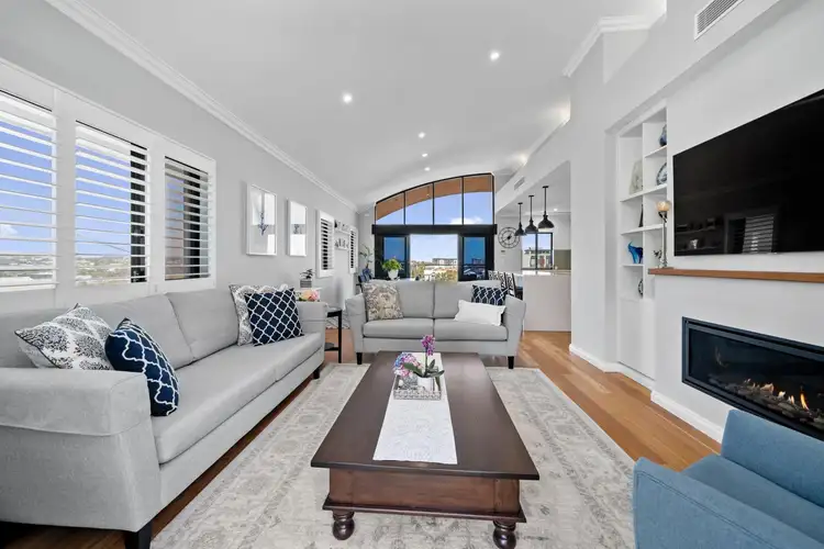 Second view of Homely house listing, 5/9 Edgehill Street, Scarborough WA 6019