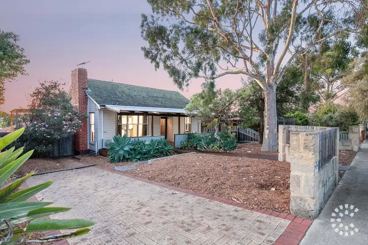 13 Howson Street, Hilton WA 6163